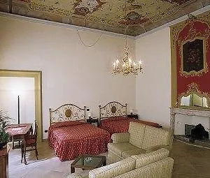 Hotell La Luna, Lucca